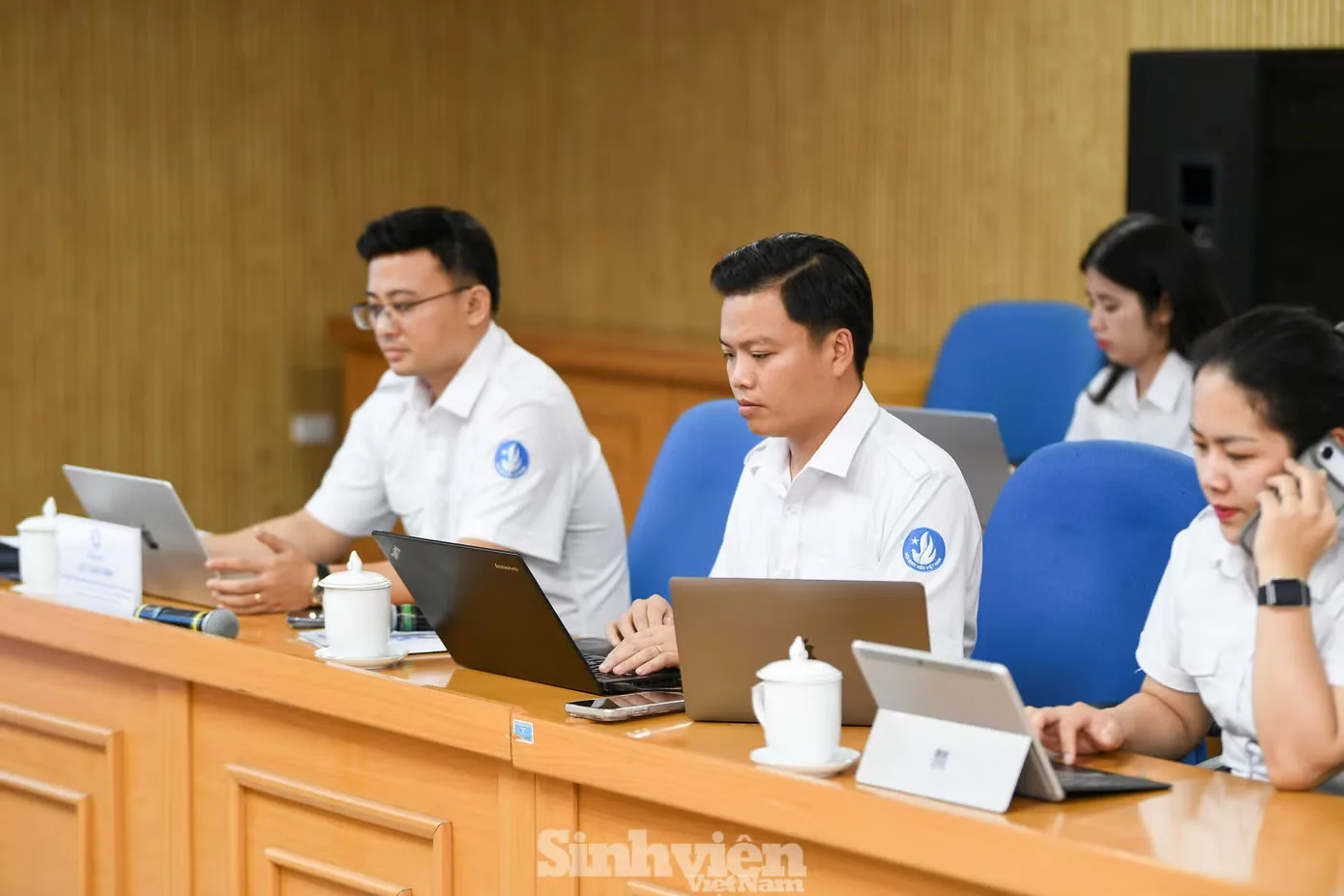 sv-ban-thu-ky6.jpg